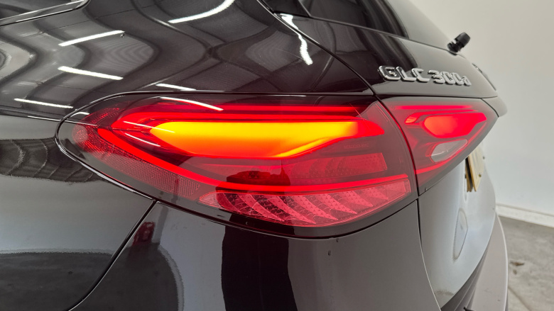 Mercedes-Benz GLC 300d 4Matic AMG Line Premium + 5dr 9G-Tronic Diesel Estate
